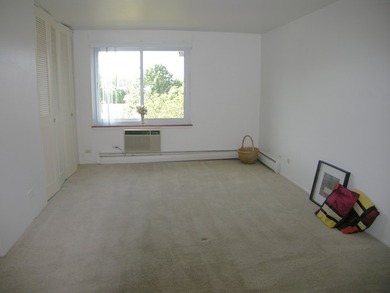 Look! Here's an opportunity to own this Mallard Cove 4th floor - photo 7