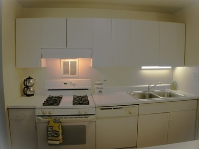 Look! Here's an opportunity to own this Mallard Cove 4th floor - photo 10