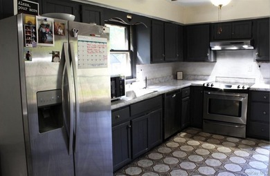 Welcome to this Split Ranch Home, with a little TLC it can be - photo 12