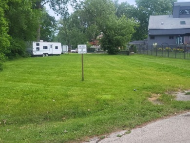 Lake Lot For Sale in Mchenry, Illinois