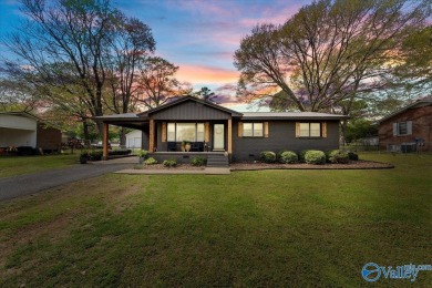 Lake Home For Sale in Guntersville, Alabama