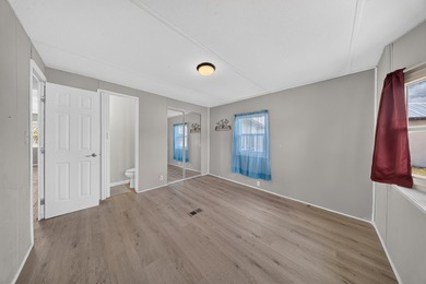 Welcome to this well-appointed two-bedroom, two-bathroom mobile - photo 14