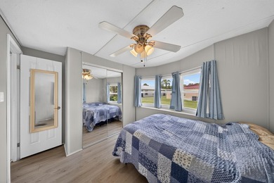 Welcome to this well-appointed two-bedroom, two-bathroom mobile - photo 18