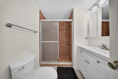 Welcome to this well-appointed two-bedroom, two-bathroom mobile - photo 19