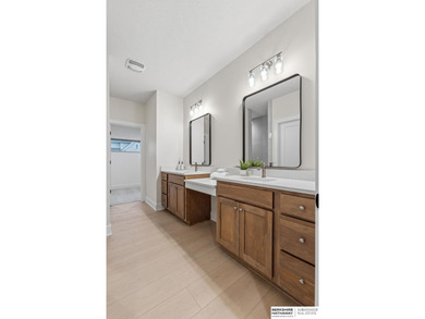 Complete and Move-In Ready! Presenting Gateway Custom Homes' - photo 20