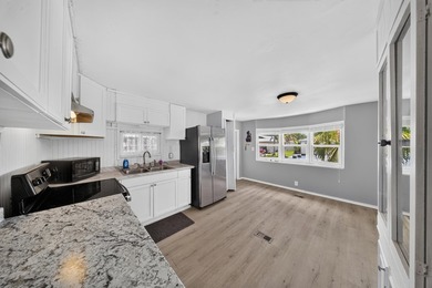 Welcome to this well-appointed two-bedroom, two-bathroom mobile - photo 21