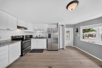 Welcome to this well-appointed two-bedroom, two-bathroom mobile - photo 24