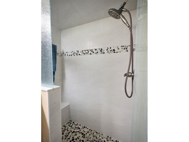 We are pleased to present this dual-primary-bedroom home located - photo 28