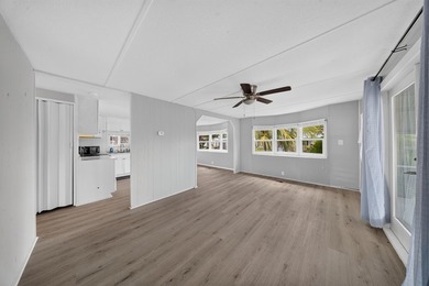 Welcome to this well-appointed two-bedroom, two-bathroom mobile - photo 30