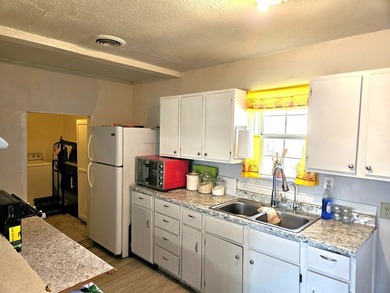 Super cute home! Great Odessa Location: Walking distance to