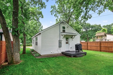 Welcome to this beautifully remodeled 1-bedroom, 1-bath home - photo 18