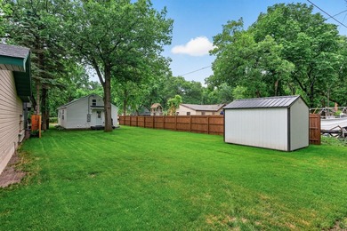 Welcome to this beautifully remodeled 1-bedroom, 1-bath home - photo 19