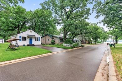 Welcome to this beautifully remodeled 1-bedroom, 1-bath home - photo 20
