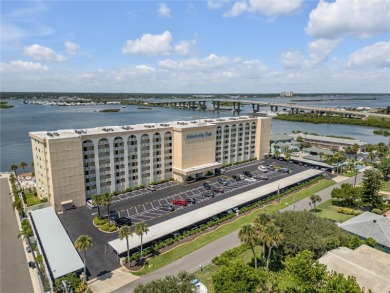 (private lake, pond, creek) Condo For Sale in Port Orange Florida