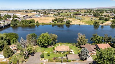 (private lake, pond, coastal) Home For Sale in Prosser Washington