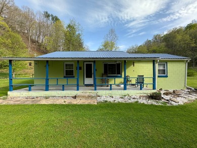 (private lake, pond, creek) Home For Sale in Alum Bridge West Virginia