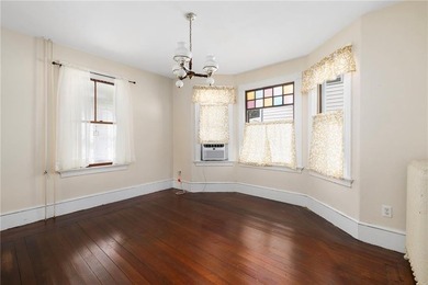Traditional Newport Cottage off North Broadway neighborhood - photo 12