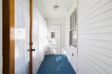Traditional Newport Cottage off North Broadway neighborhood - photo 14