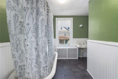 Traditional Newport Cottage off North Broadway neighborhood - photo 19