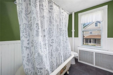Traditional Newport Cottage off North Broadway neighborhood - photo 20