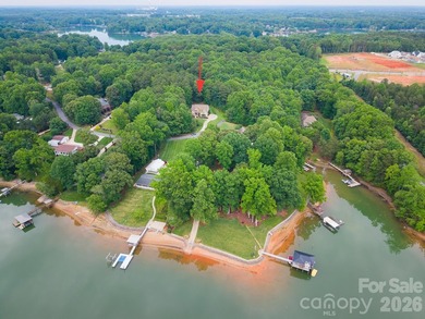 Beautiful full brick home nestled on a quiet cul-de-sac in a - photo 2