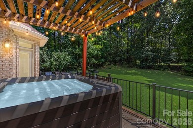 Beautiful full brick home nestled on a quiet cul-de-sac in a - photo 3