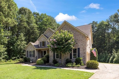 Beautiful full brick home nestled on a quiet cul-de-sac in a - photo 5