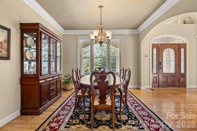 Beautiful full brick home nestled on a quiet cul-de-sac in a - photo 10