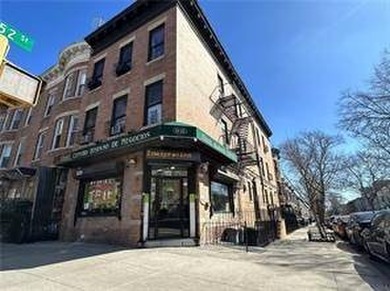 SENSATIONAL SUNSET PARK LOCATION IS WHERE YOU'LL FIND THIS - photo 1