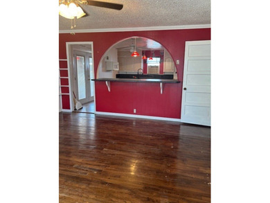 MOTIVATED SELLER! COME TAKE A LOOK AT THIS ADORABLE AND