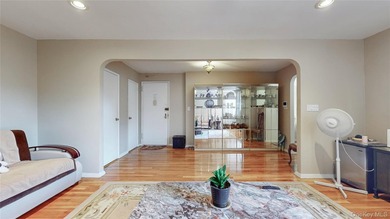 Welcome to this bright and inviting 1-bedroom, 1-bath corner - photo 6