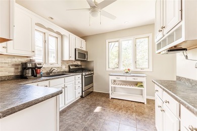 North Winton Village Charmer! Welcome to 170 Dalkeith Rd, where - photo 10