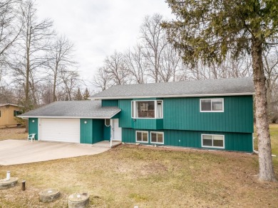 Arrowhead River Home For Sale in Winneconne Wisconsin