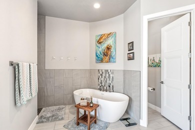 Huge price reduction! This beautiful home is located on the 9th - photo 39