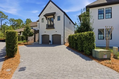 Discover an extraordinary retreat in the exclusive gated enclave - photo 1