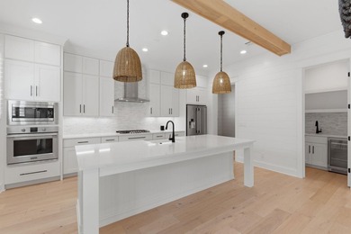 Discover an extraordinary retreat in the exclusive gated enclave - photo 10