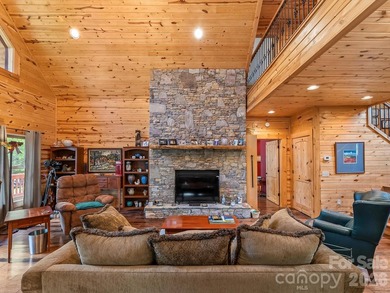 Stunning mountain retreat on 15.75 acres, this secluded - photo 10