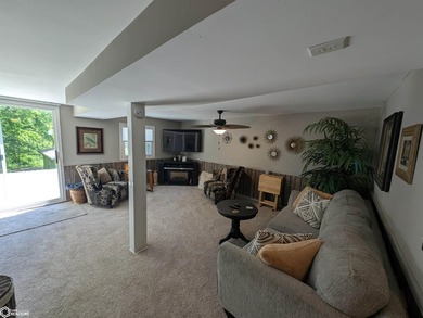 Enjoy peaceful lake living in this charming move in ready - photo 11
