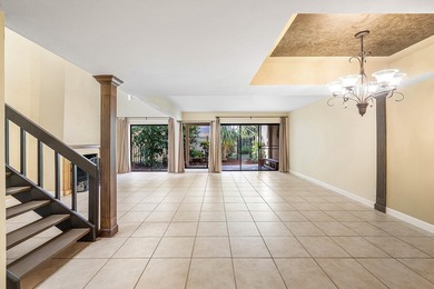 Unique private corner unit and beautifully maintained 3-bedroom - photo 11