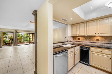 Unique private corner unit and beautifully maintained 3-bedroom - photo 15
