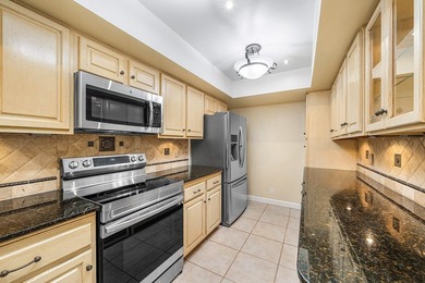 Unique private corner unit and beautifully maintained 3-bedroom - photo 19