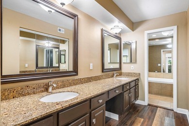 Unique private corner unit and beautifully maintained 3-bedroom - photo 32