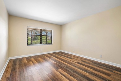 Unique private corner unit and beautifully maintained 3-bedroom - photo 39