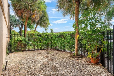 Unique private corner unit and beautifully maintained 3-bedroom - photo 44