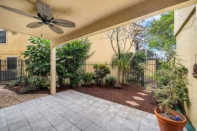 Unique private corner unit and beautifully maintained 3-bedroom - photo 46