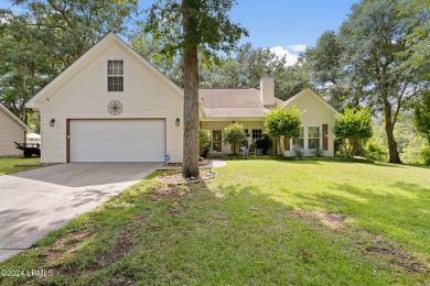 (private lake, pond, creek) Home For Sale in Beaufort South Carolina