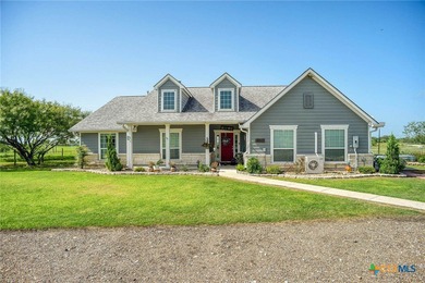 (private lake, pond, creek) Home For Sale in Shiner Texas