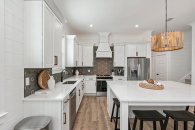Short term rental powerhouse featuring a brand new 2024-built - photo 12