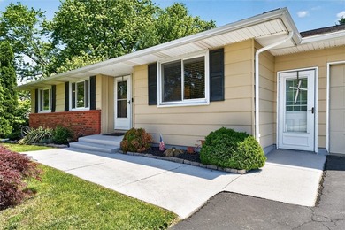 Beautifully maintained 3-bedroom, 1.5-bath ranch ready for its - photo 4