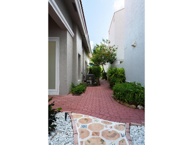 Welcome to this 3/2 house in the central-Boca neighborhood of - photo 44